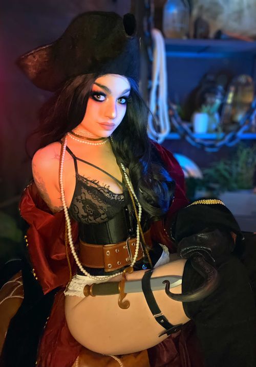 hauntedhostess